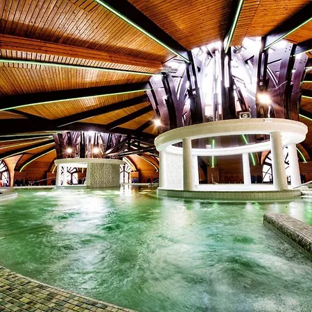 Jenny Vendeghaz 別荘 *