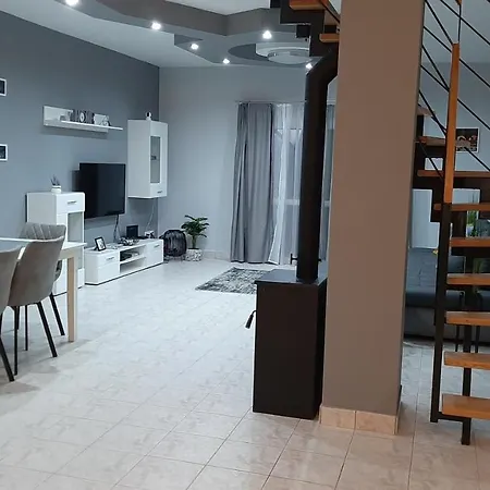 Jenny Vendeghaz 別荘