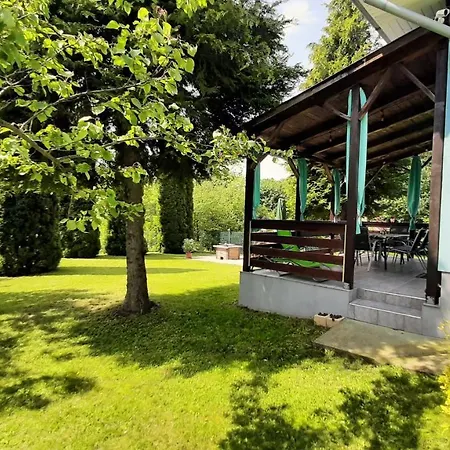 別荘 Jenny Vendeghaz *