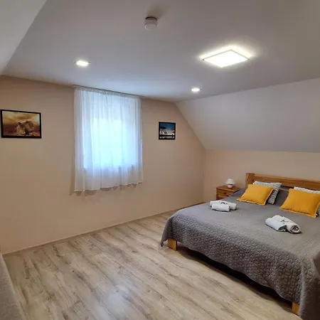 Jenny Vendeghaz 別荘 ザラカロシュ