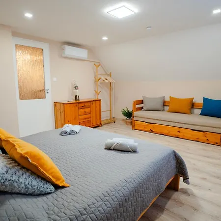 別荘 Jenny Vendeghaz